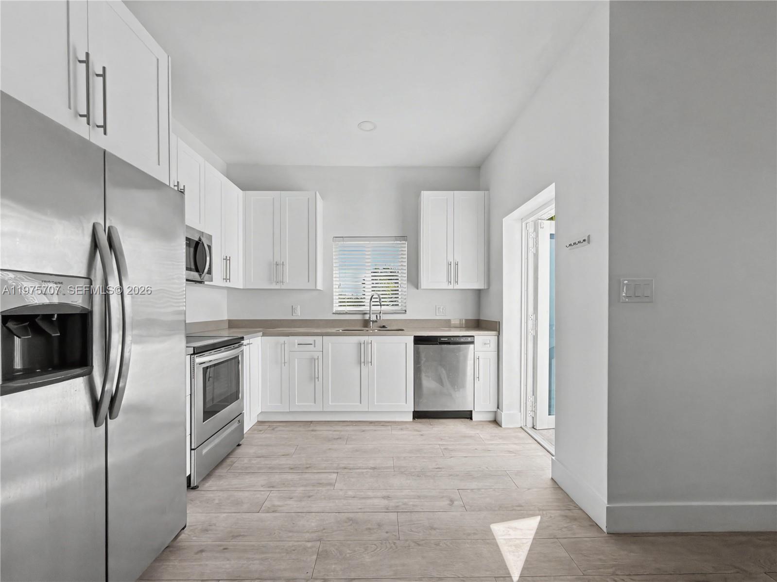 COMFORT GARDENS - Residential Income