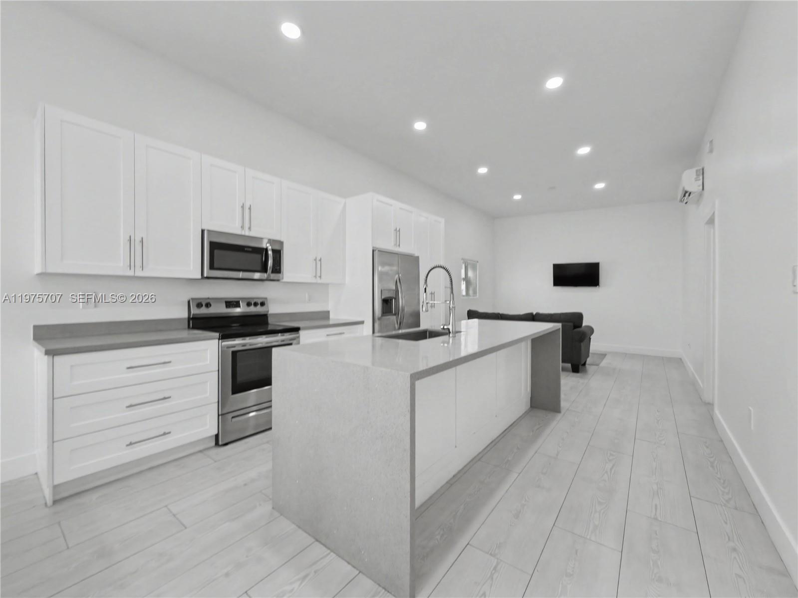 COMFORT GARDENS - Residential Income