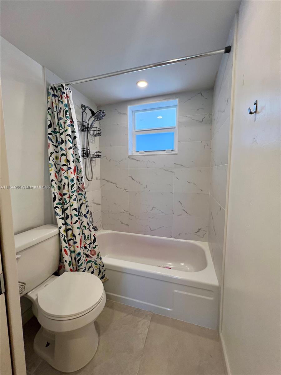 LEISURE GARDENS CONDO - Residential Lease