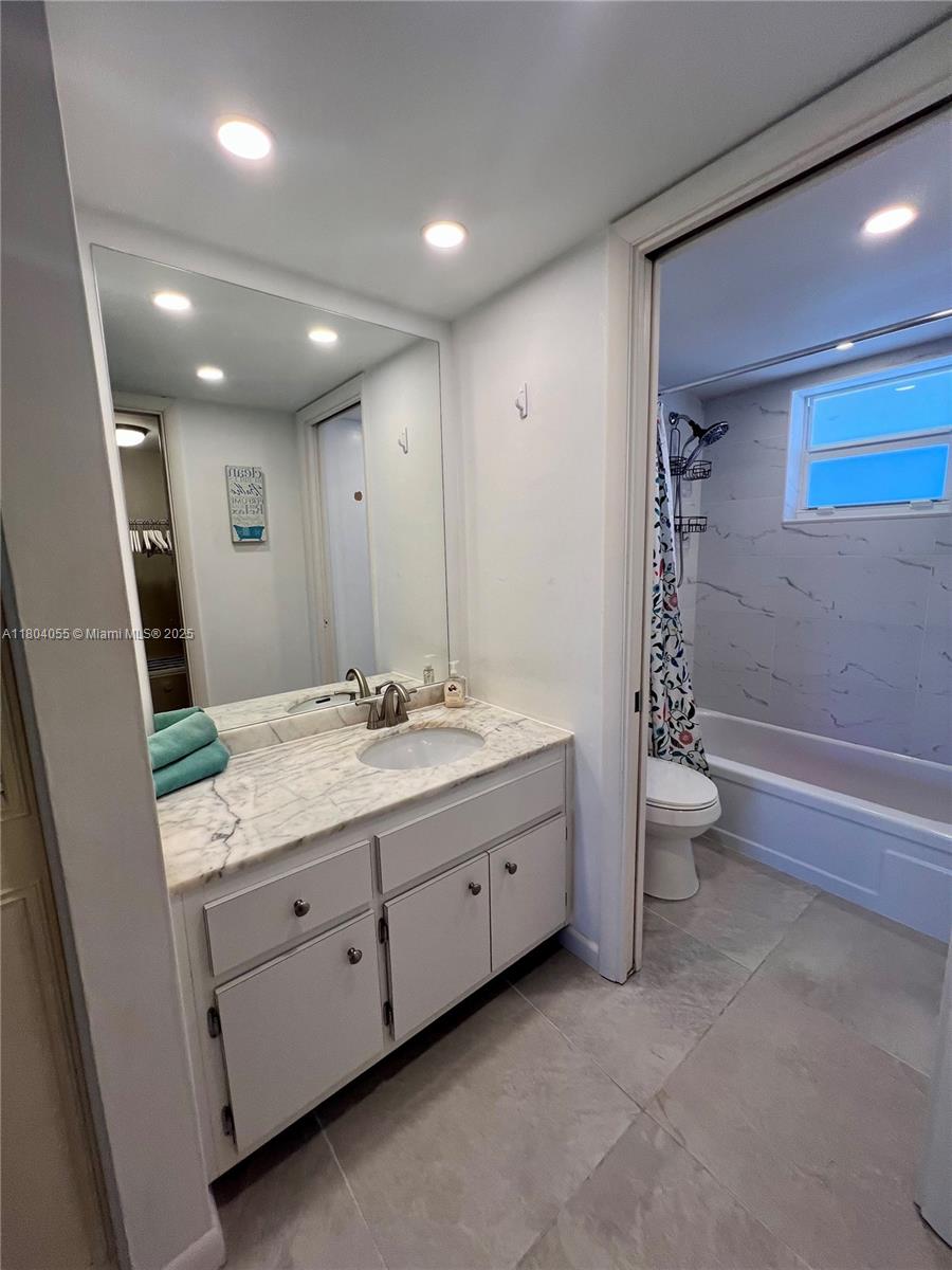 LEISURE GARDENS CONDO - Residential Lease