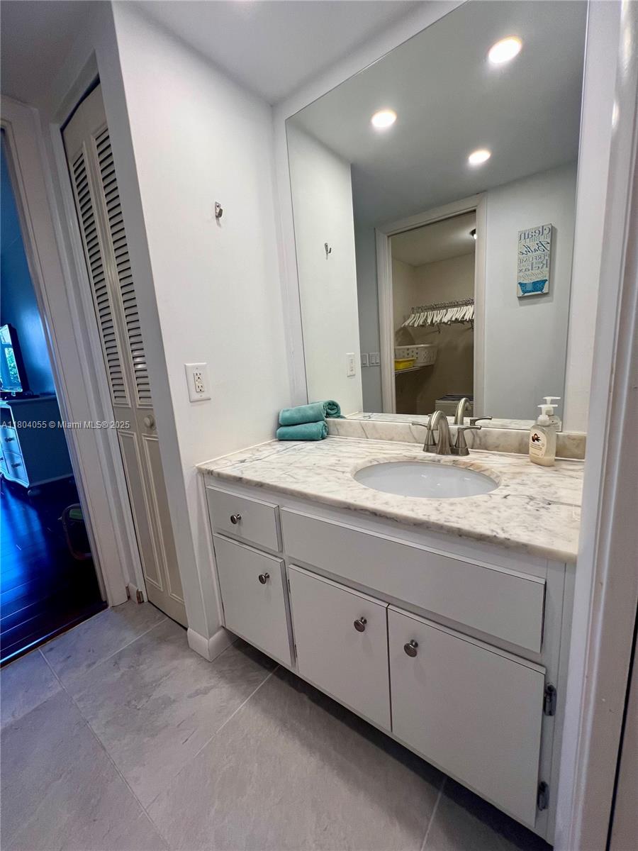LEISURE GARDENS CONDO - Residential Lease