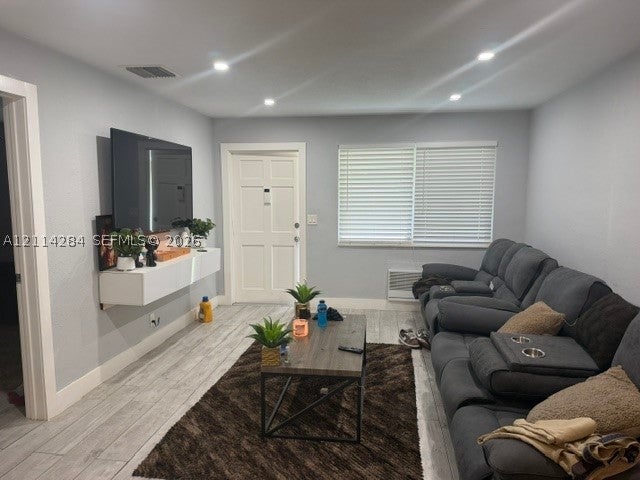 2312 Van Buren St 10