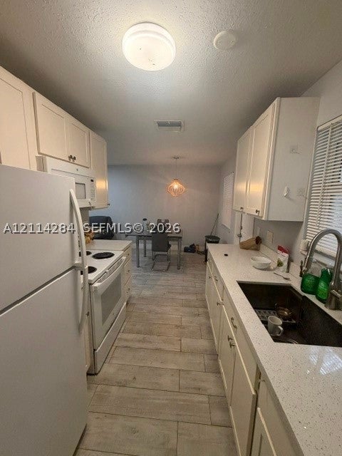 2312 Van Buren St 10