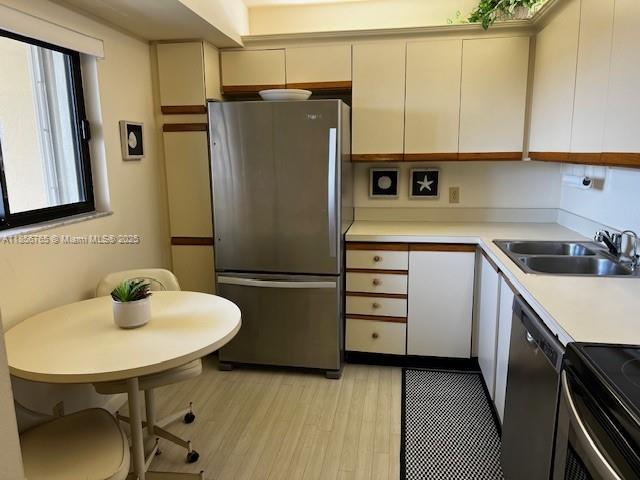 OCEAN TRAIL CONDO IV - Residential Lease