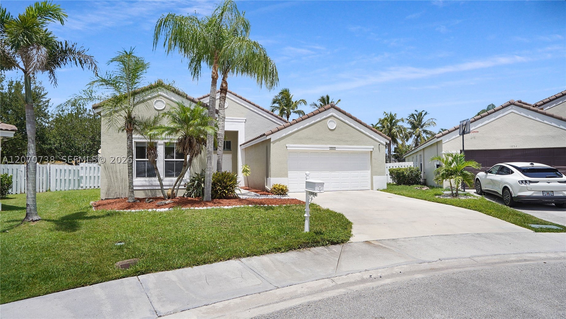 1064 Cedar Falls Dr, Weston FL 33327