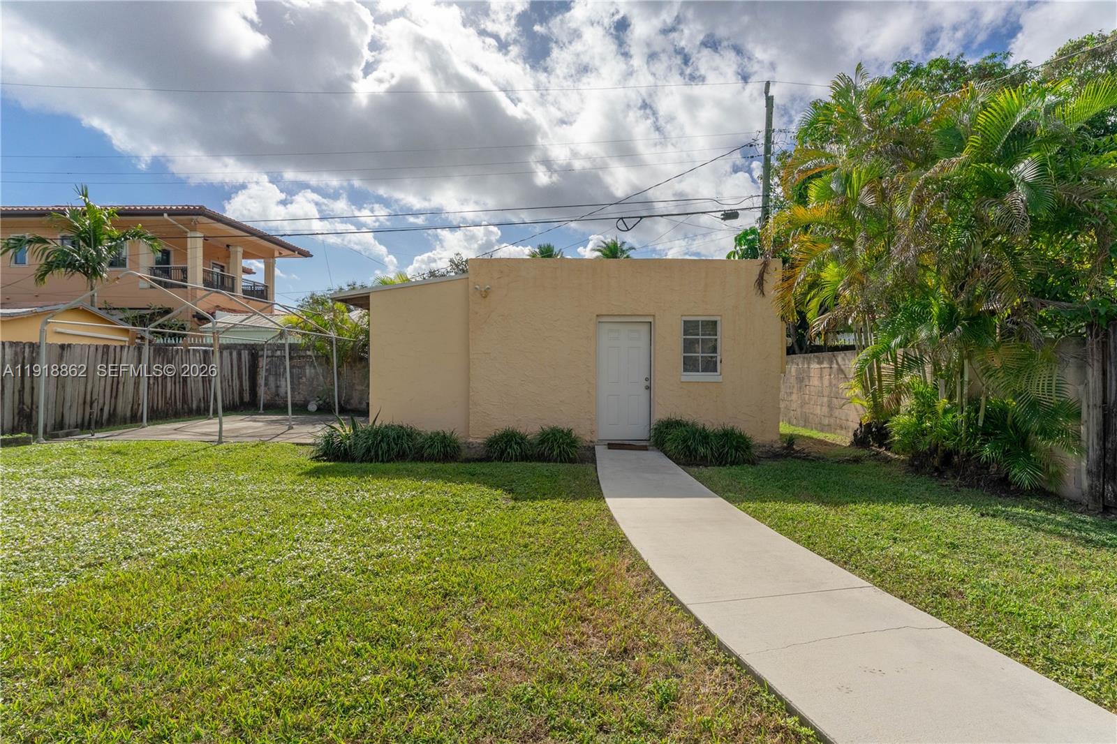 LE JEUNE VILLAS - Residential