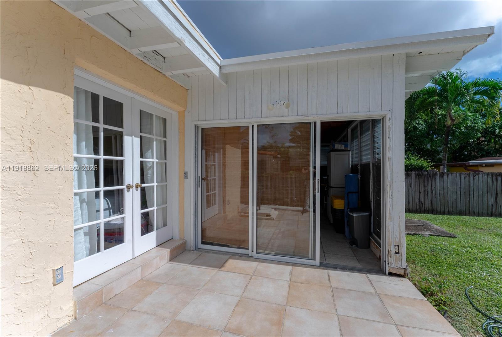 LE JEUNE VILLAS - Residential