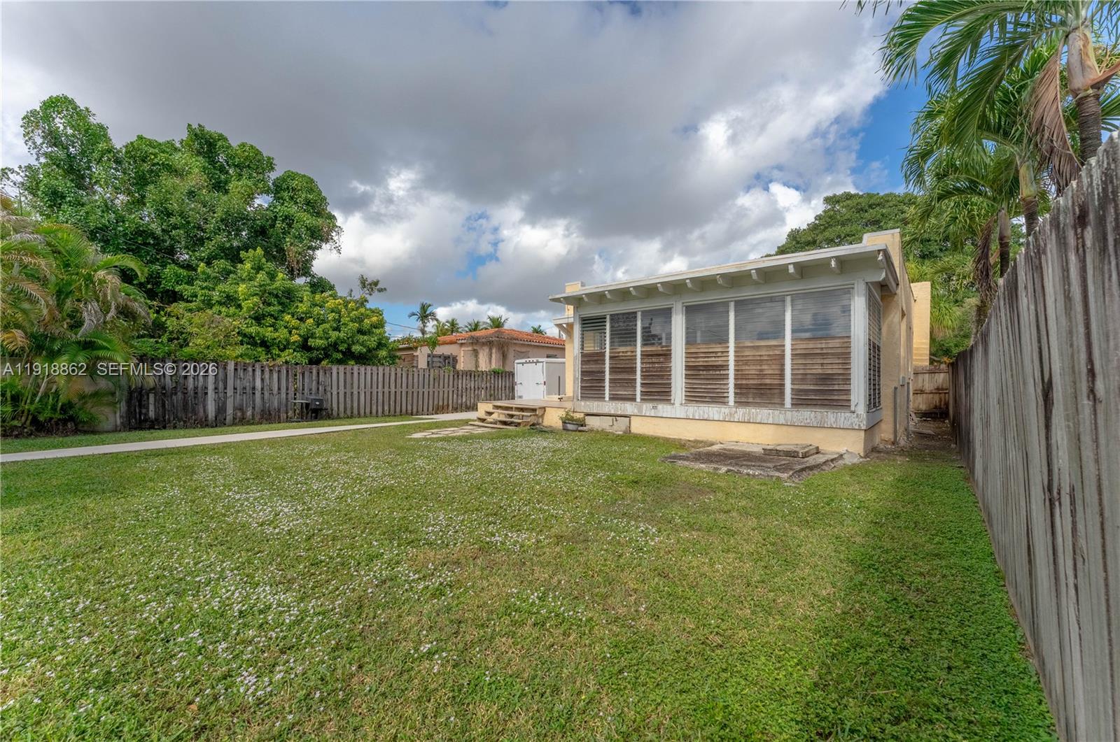 LE JEUNE VILLAS - Residential