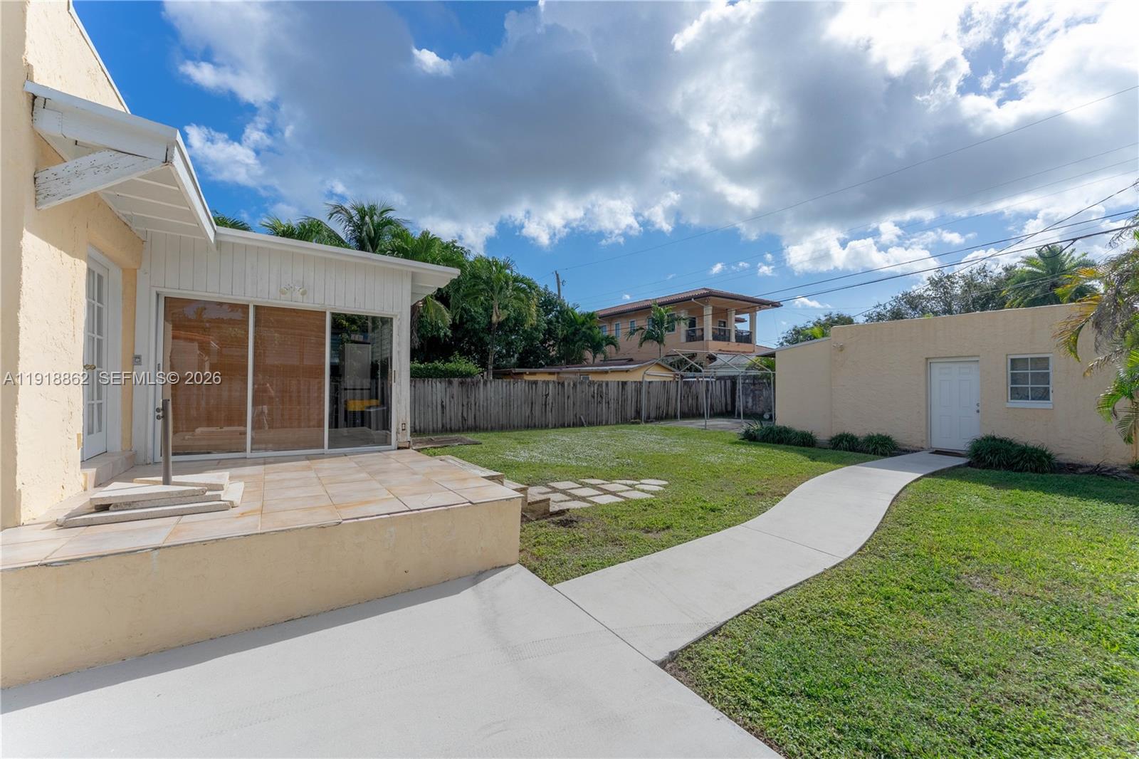 LE JEUNE VILLAS - Residential