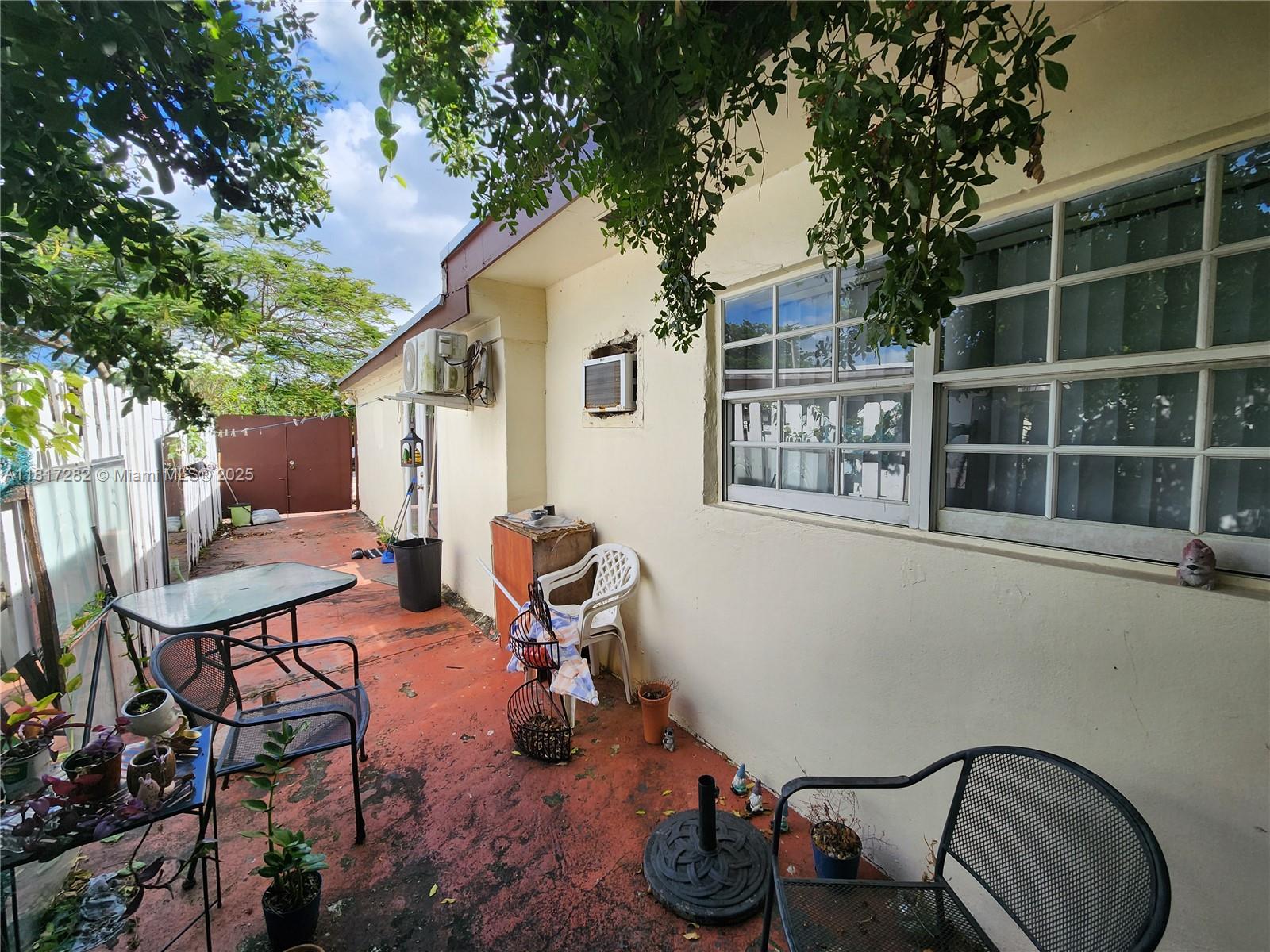 CORAL PARK ESTATES SEC 1 - Residential Lease