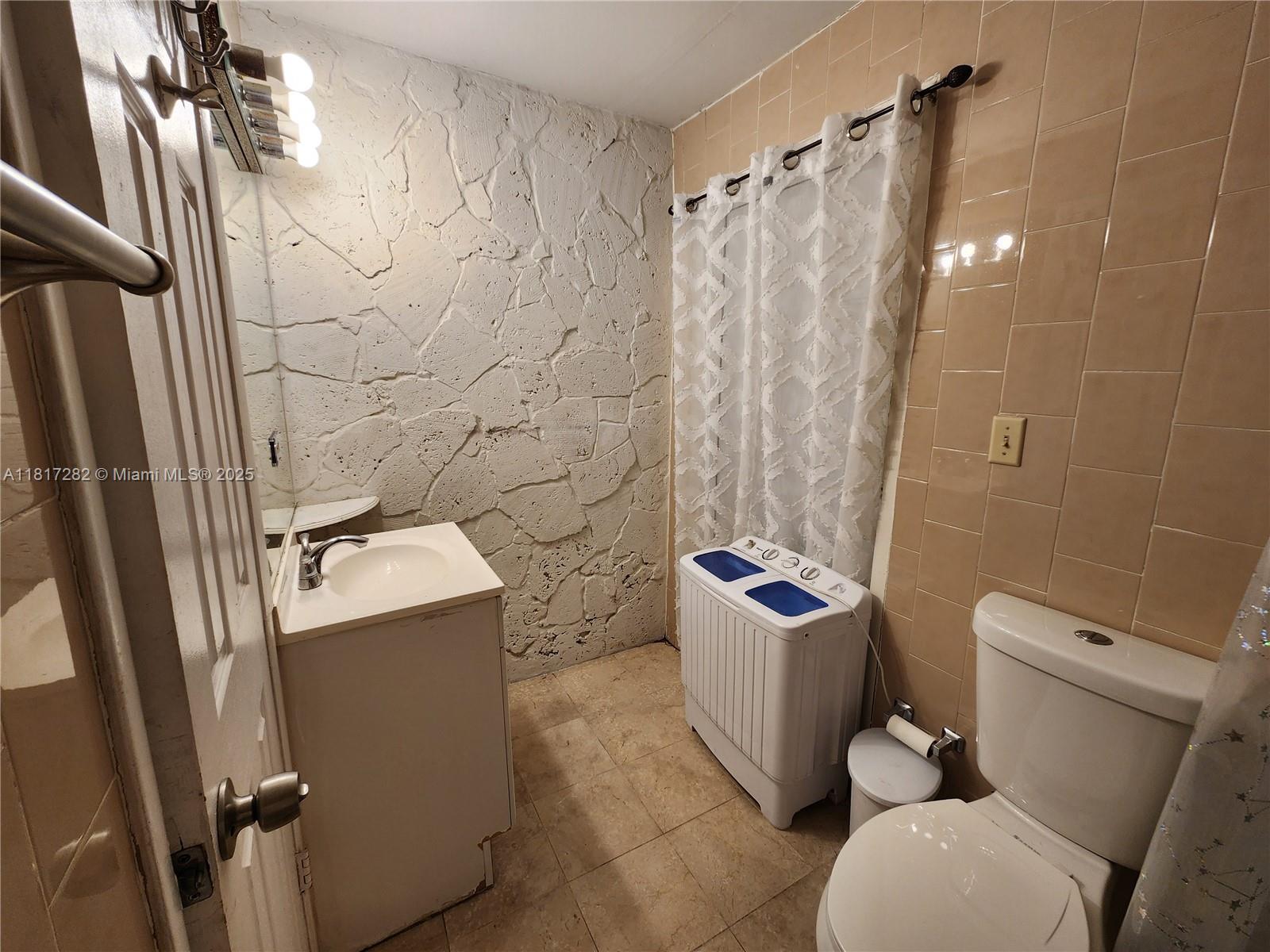 CORAL PARK ESTATES SEC 1 - Residential Lease
