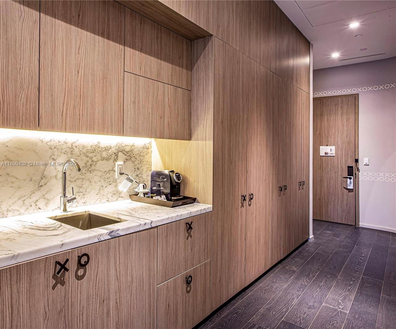 801 SMA DESIGNER SUITES C - Residential