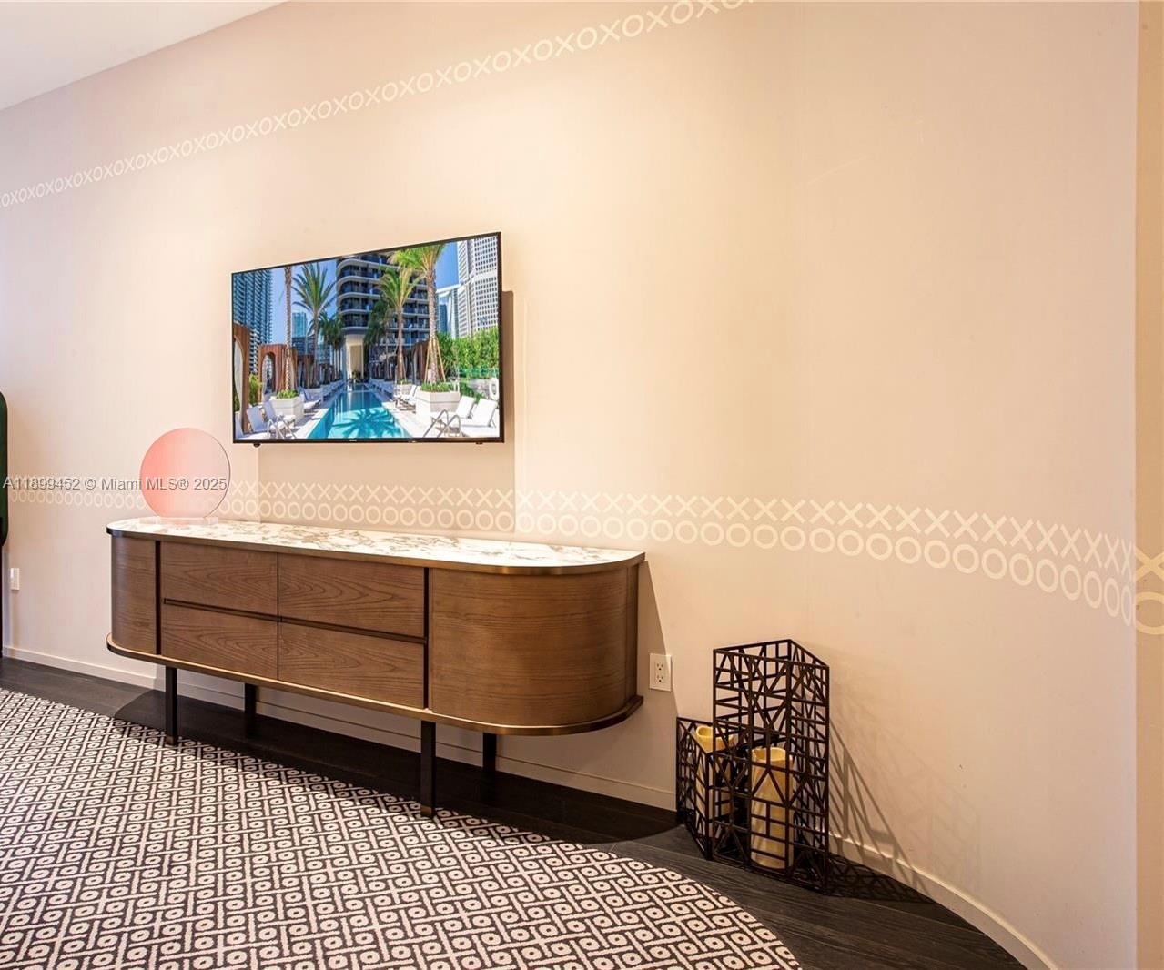801 SMA DESIGNER SUITES C - Residential