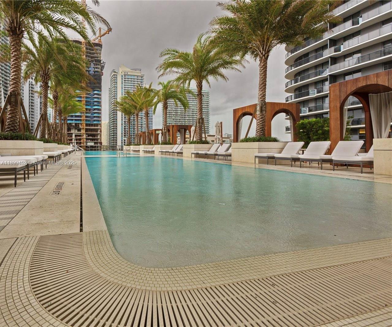 801 SMA DESIGNER SUITES C - Residential