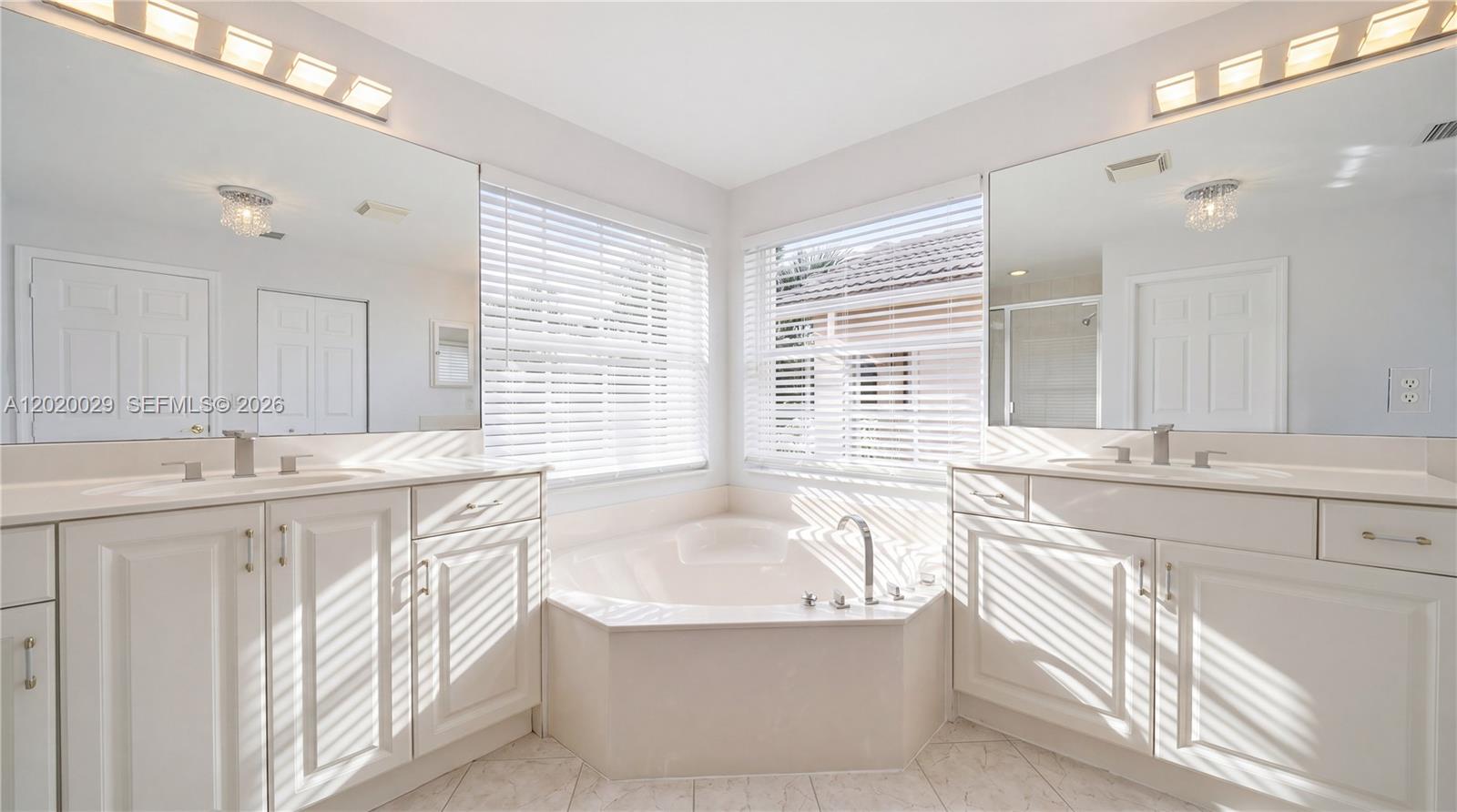 SATURNIA ISLES 1 - Residential