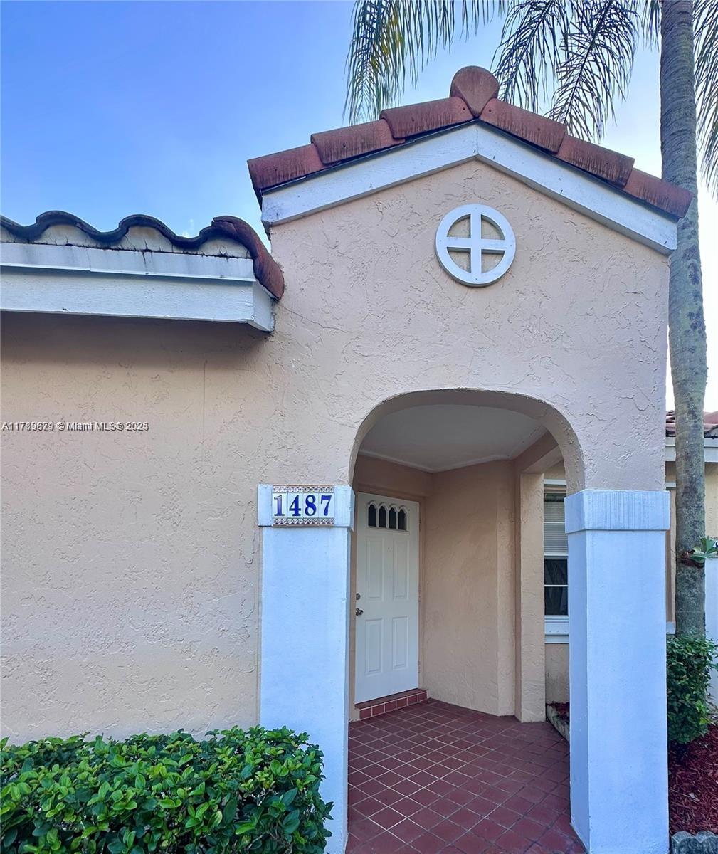 Rental Property at 1487 Springside Dr 1487, Weston, Broward County, Florida - Bedrooms: 3 
Bathrooms: 2  - $3,200 MO.