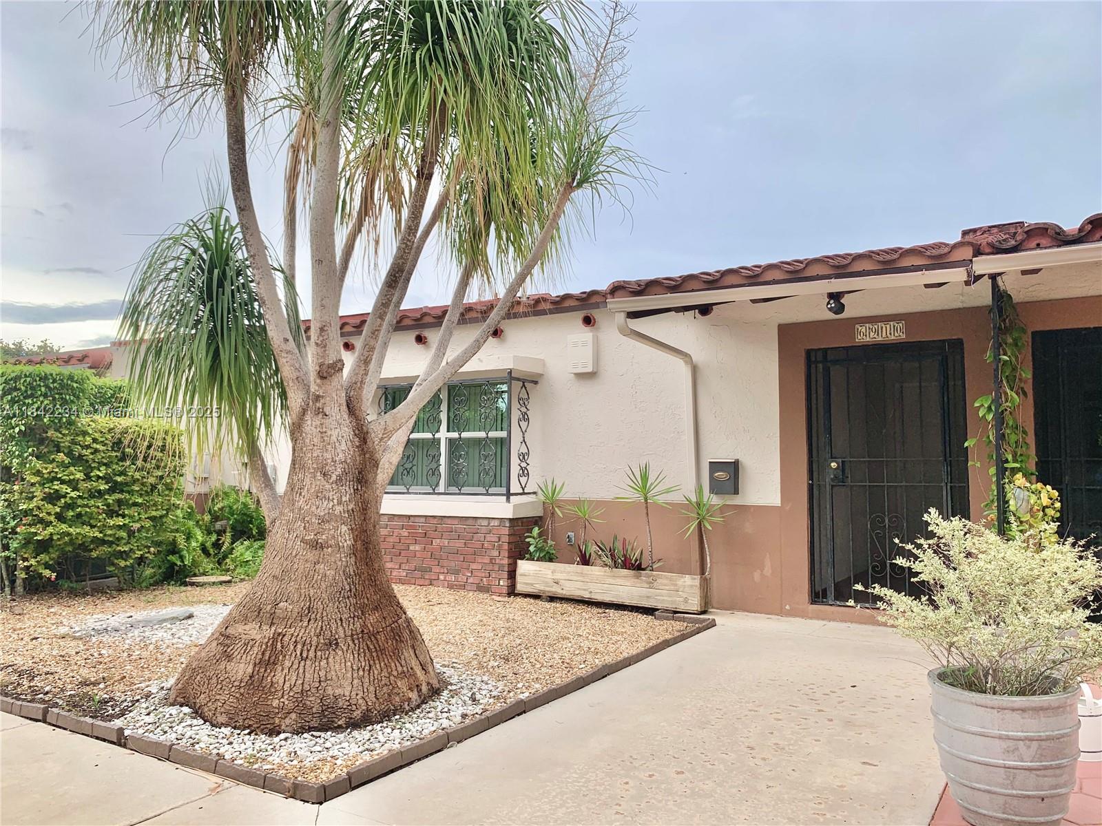 Lakefront 2 Bed / 2 bath townhome located in the heart of Miami Lakes. Townhome features Newly remodel kitchen and baths ,SS appliances. The townhome displays the comfort of two master bedrooms with large walk-in closets, plus a separate laundry room. Best of all the townhome offers a large covered patio with direct lakefront views throughout. please fill out attached application. send application with the last 3 paystubb, driver license, bank statement background .
