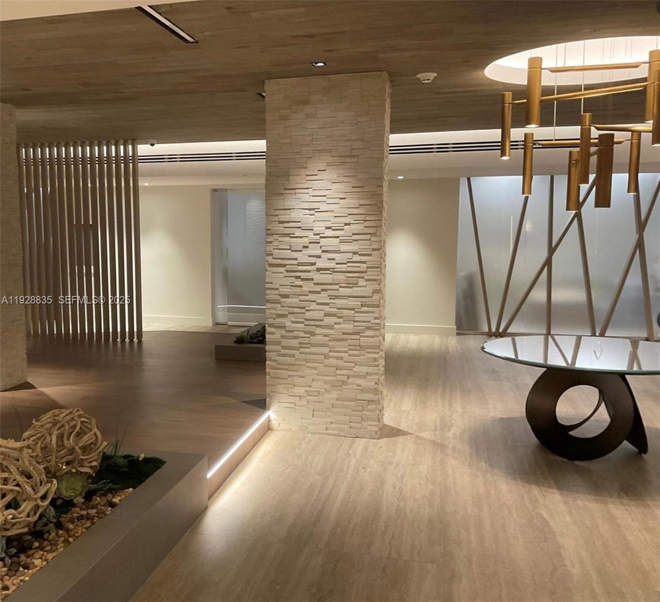 RONEY PALACE CONDO - Residential Lease