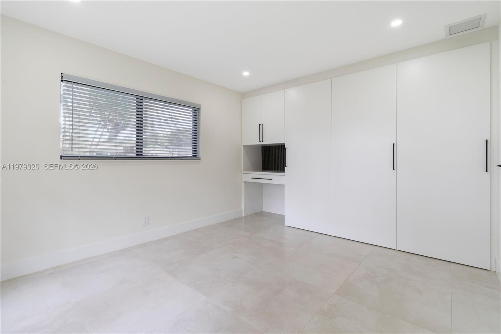 VALENTINES SUB B-29 - Residential Lease