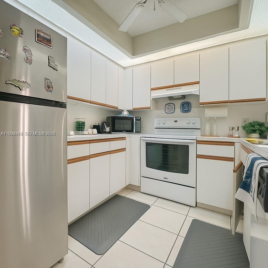 BUCKINGHAM EAST AT CENTUR - Residential Lease