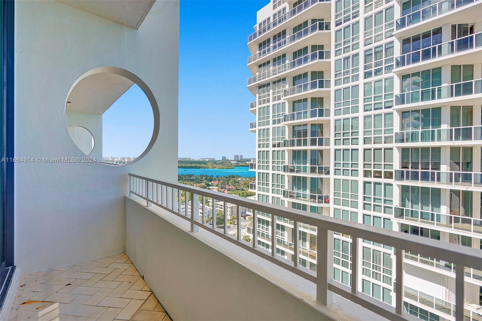 KENILWORTH CONDO - Residential