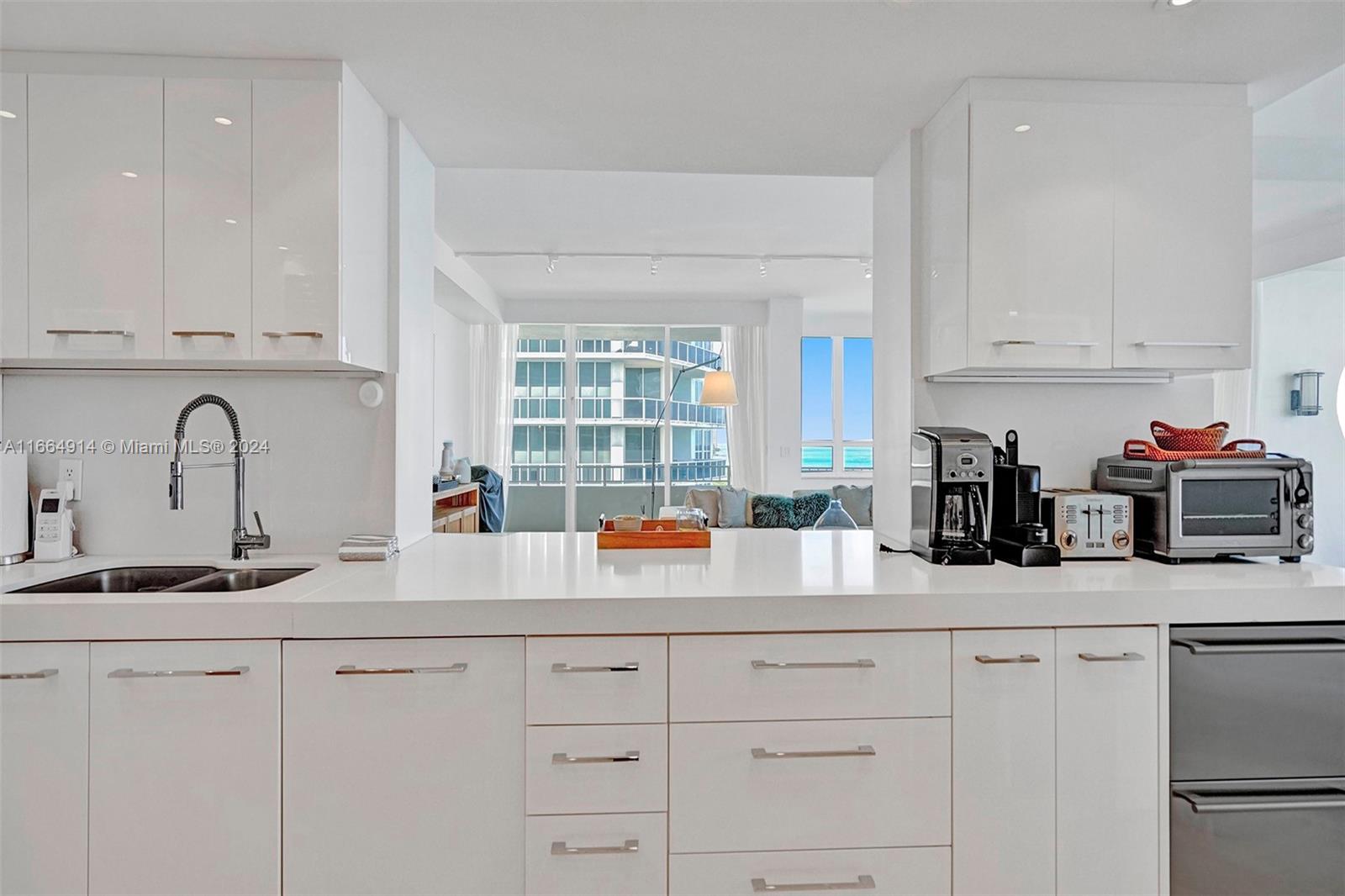 KENILWORTH CONDO - Residential