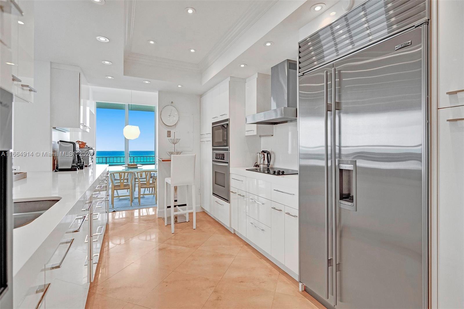 KENILWORTH CONDO - Residential