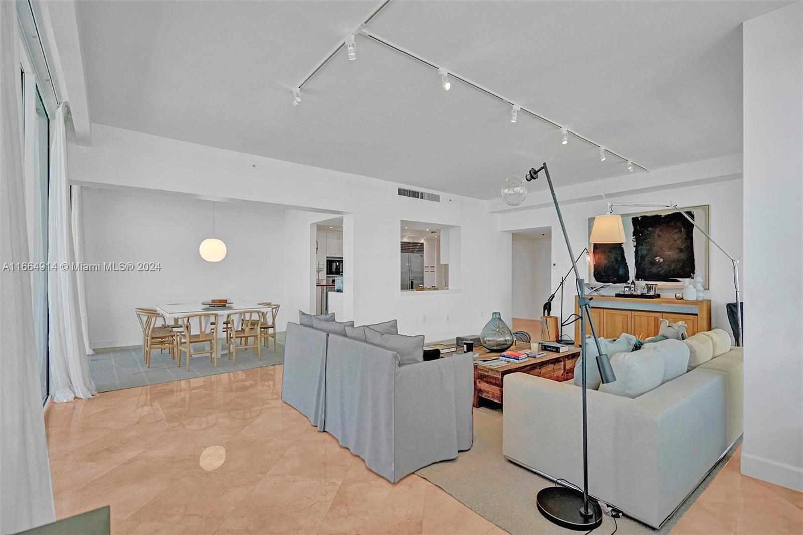 10205 Collins Ave P8