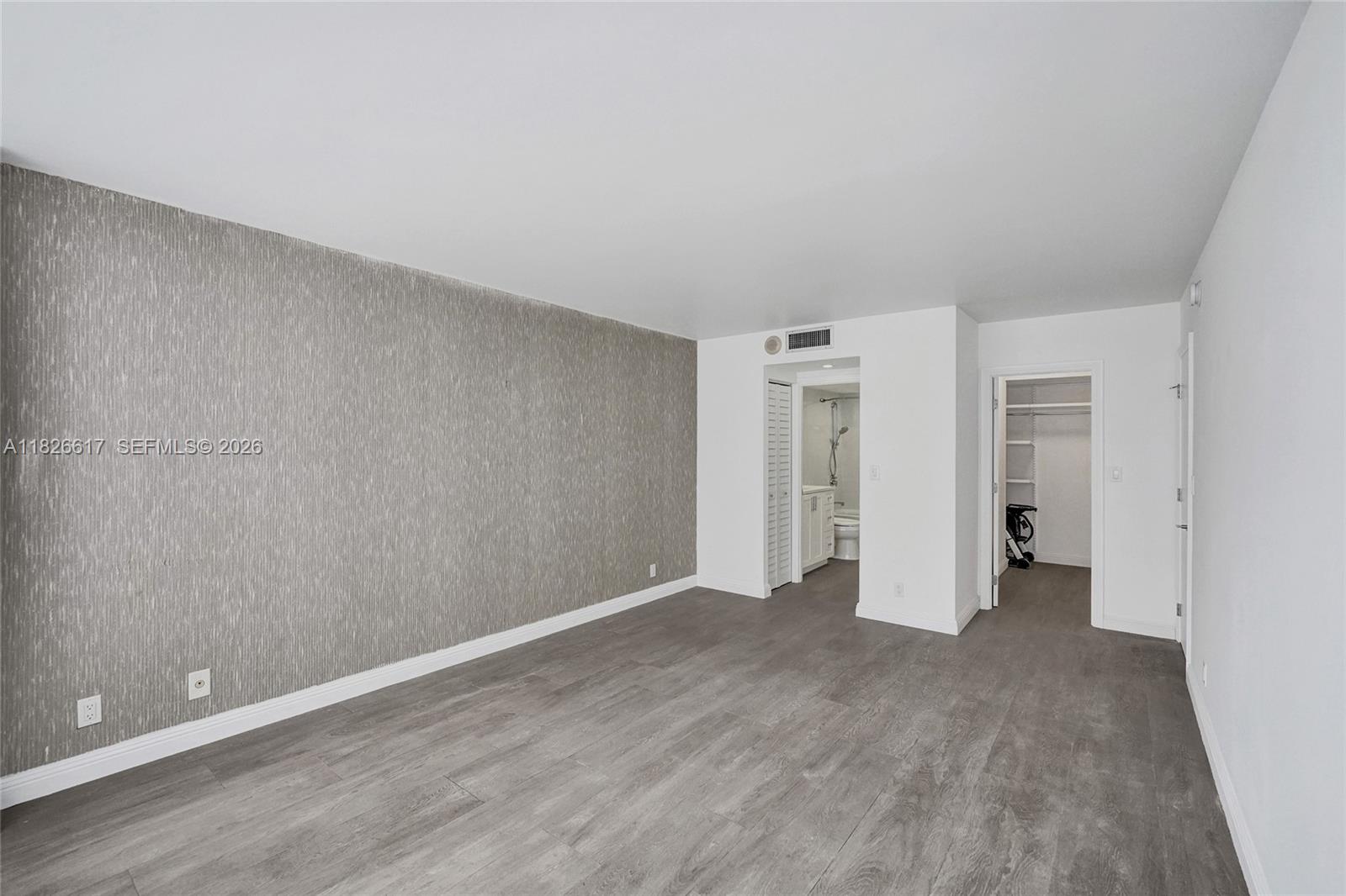 OLYMPUS CONDO PHASE - Residential