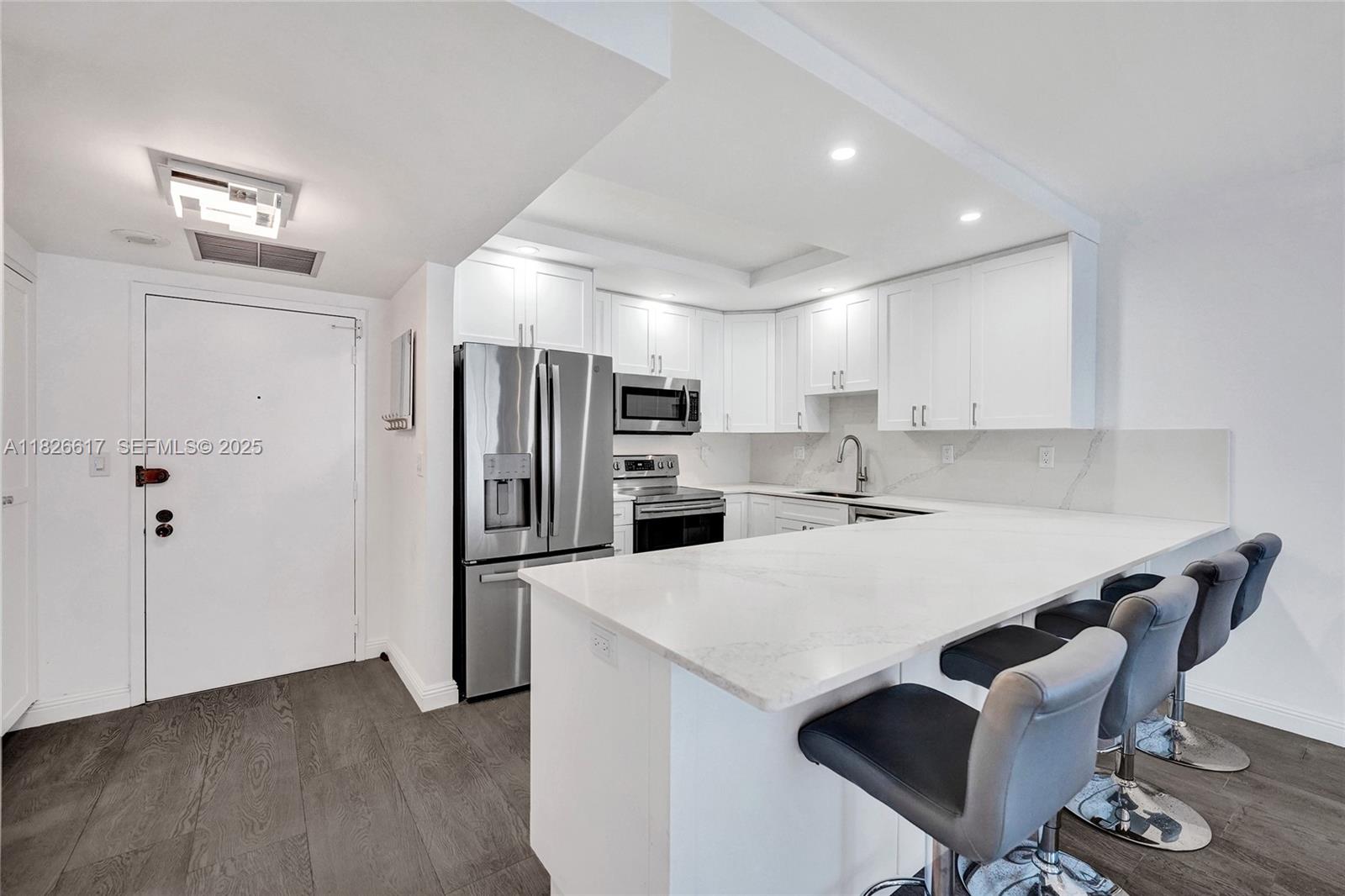 OLYMPUS CONDO PHASE - Residential