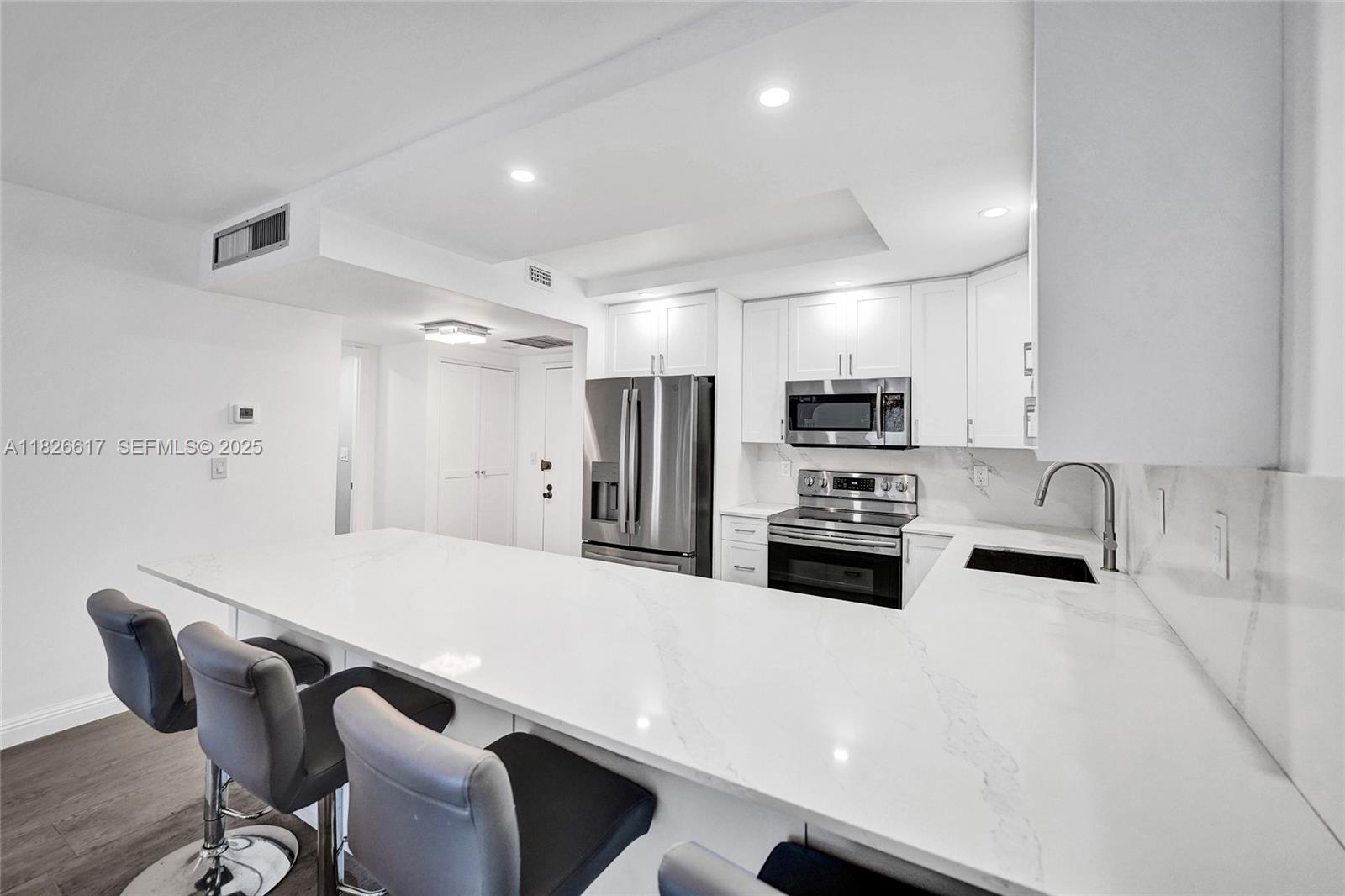 OLYMPUS CONDO PHASE - Residential