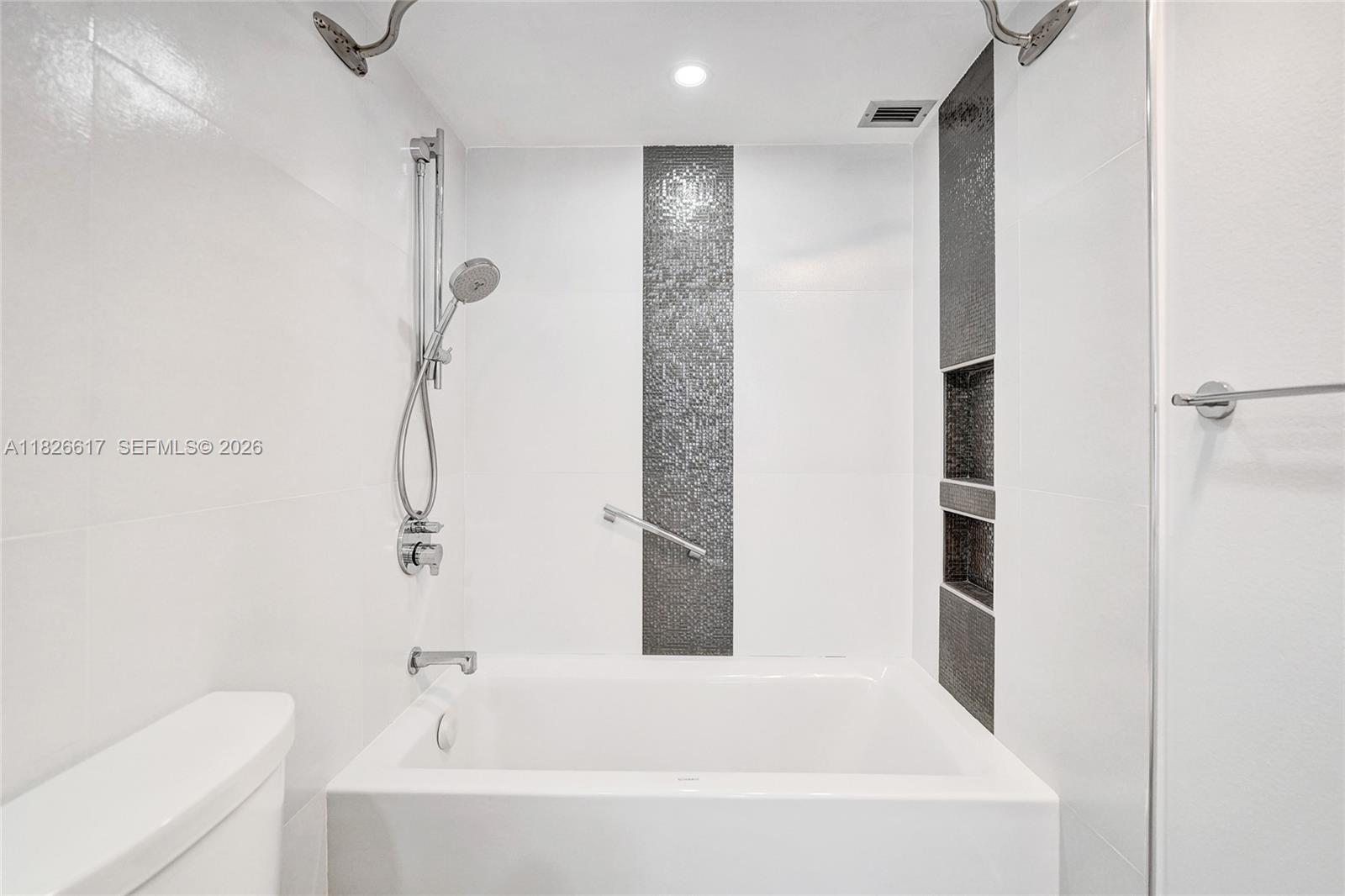 OLYMPUS CONDO PHASE - Residential