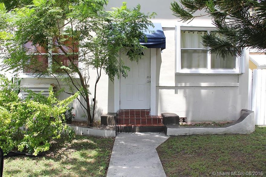 Fantastic 2/1 duplex unit in prime Shenandoah location, walk to downtown Coral Gables! Light and bright with a newly renovated bathroom and all new electrical & plumbing systems , this unit is not-to-be-missed. Centrally located w/ easy access to expressways, Downtown/Brickell, schools, airport, shops, and parks. Unit is on the 1st floor of the building. Sq footage is an approximation per owner.