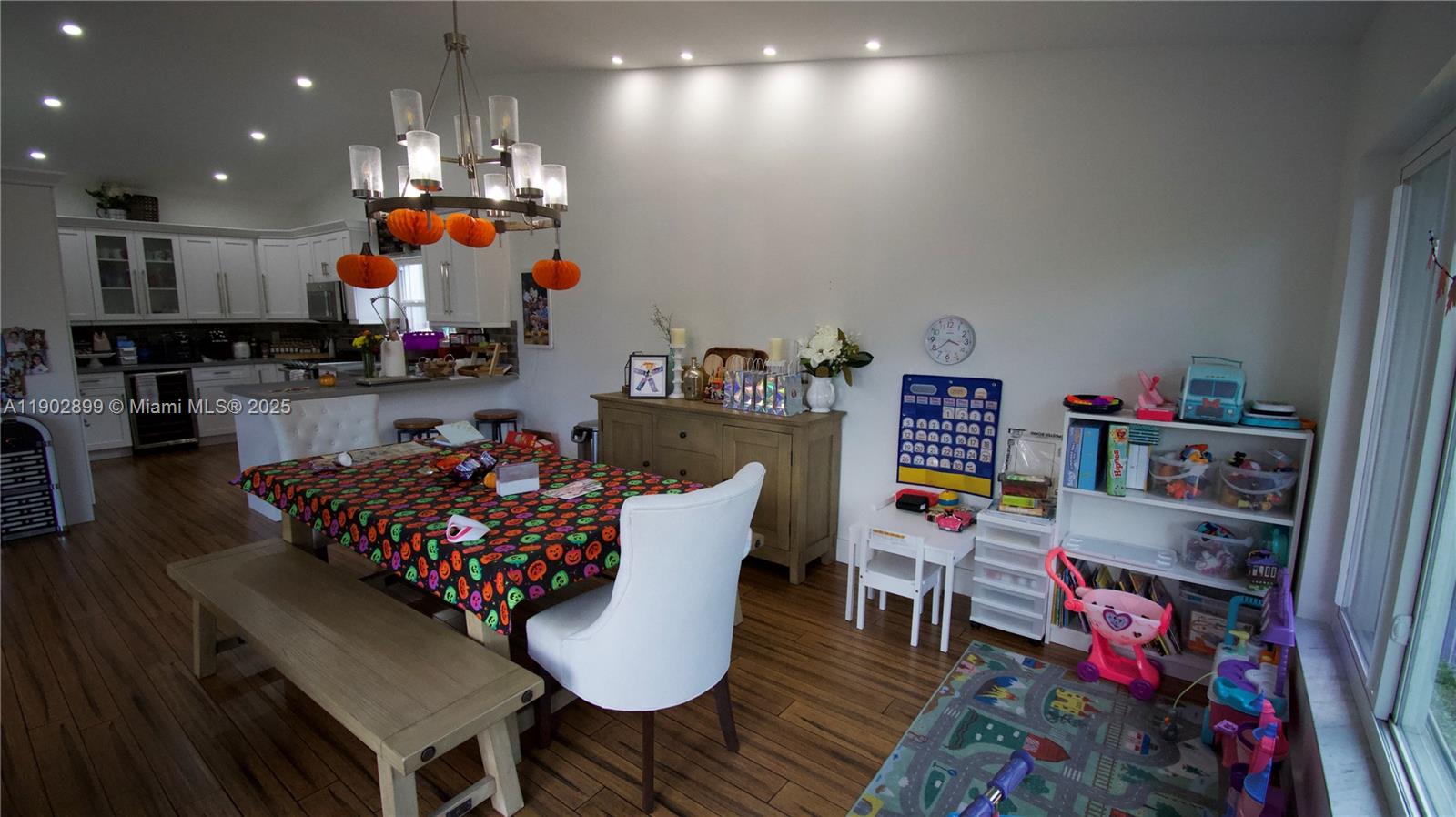 HEFTLER HOMES AT LAGO MAR - Residential