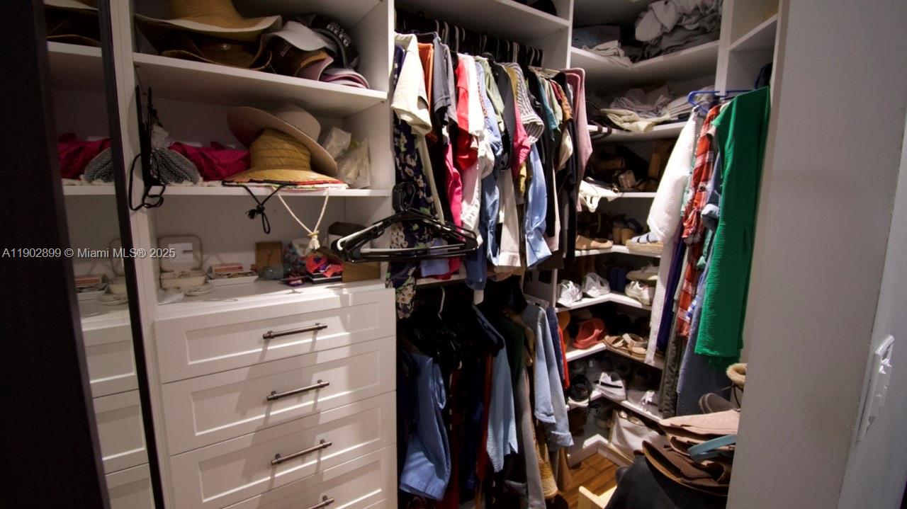 HEFTLER HOMES AT LAGO MAR - Residential