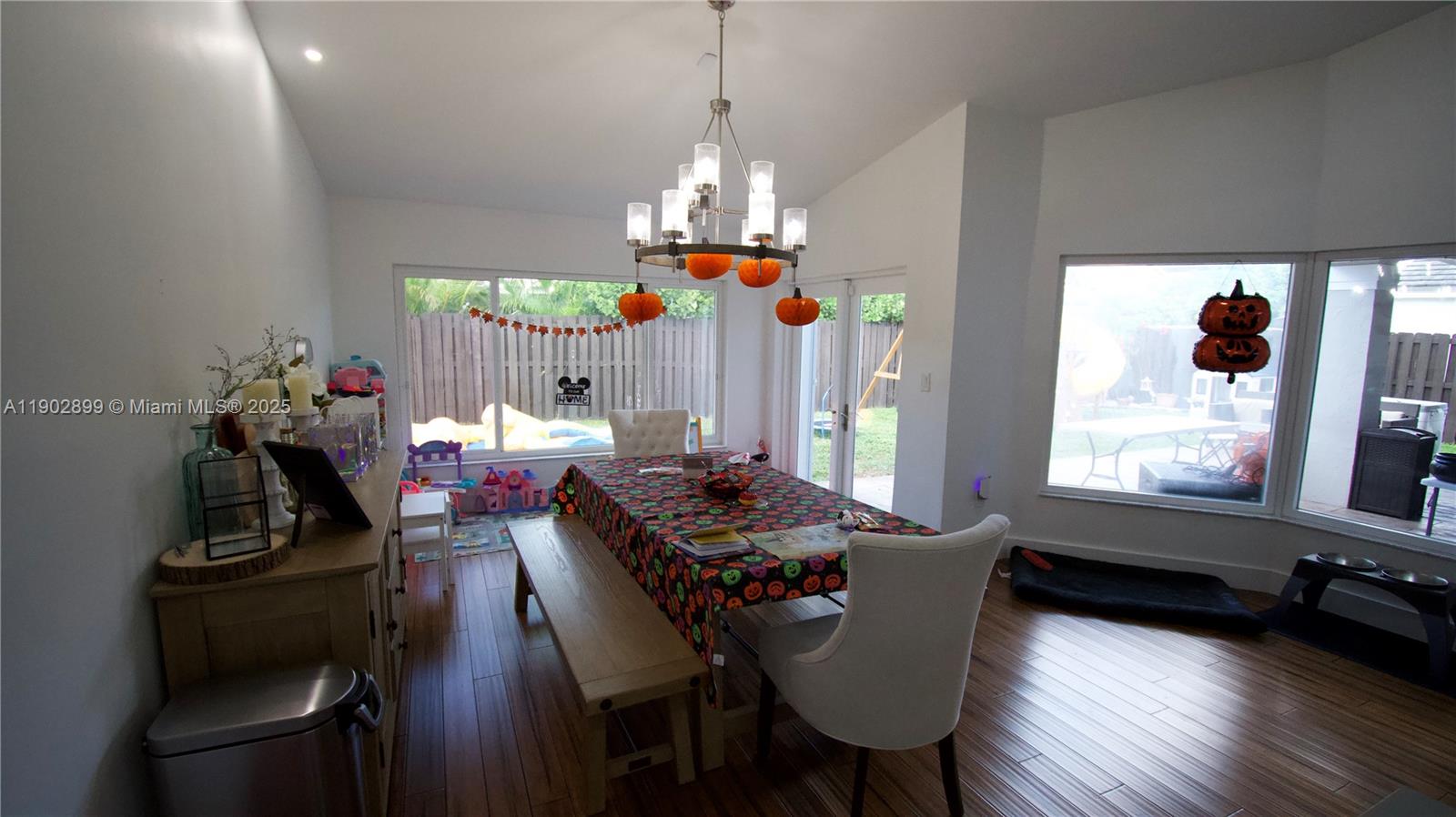 HEFTLER HOMES AT LAGO MAR - Residential