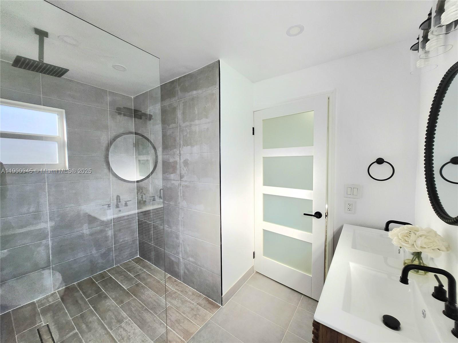 LAUDERDALE WEST 2 SEC - Residential