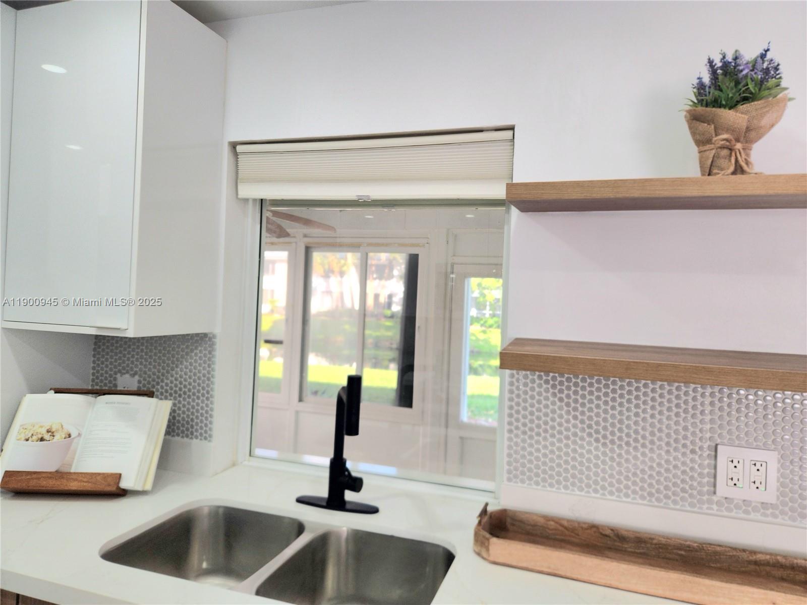 LAUDERDALE WEST 2 SEC - Residential