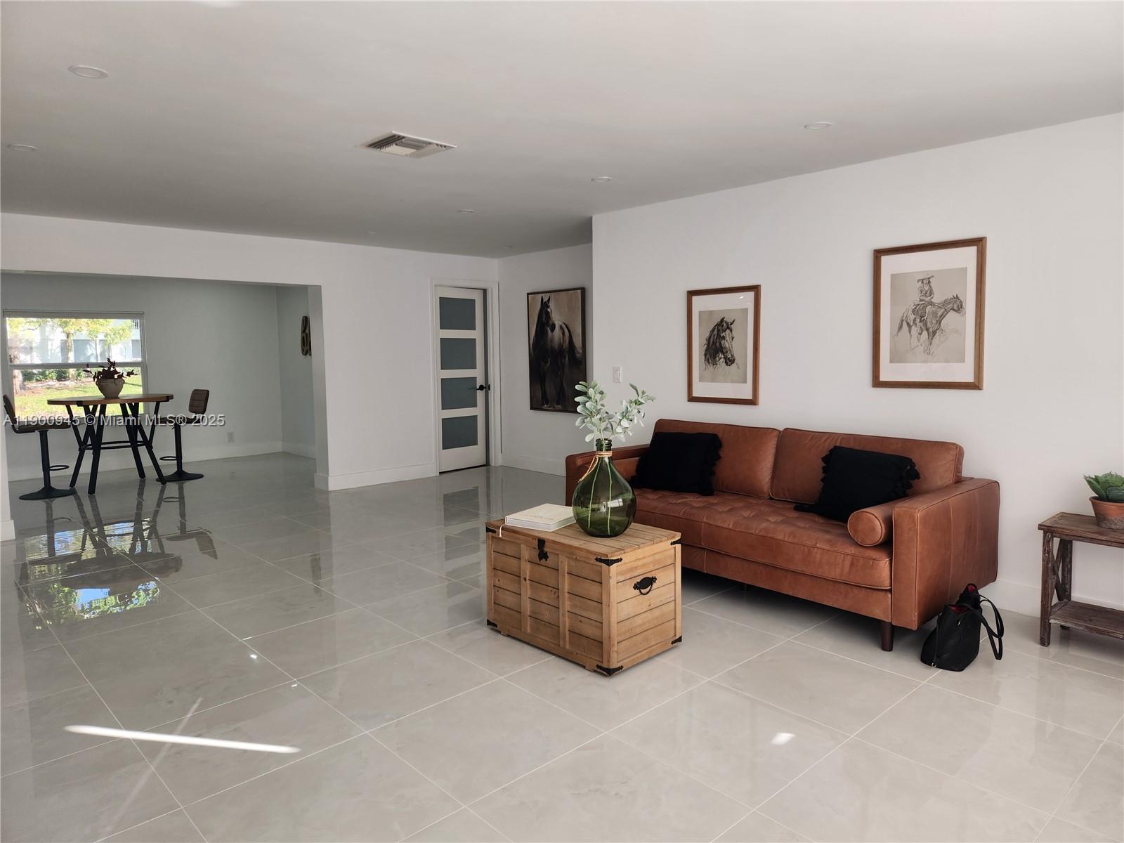 LAUDERDALE WEST 2 SEC - Residential