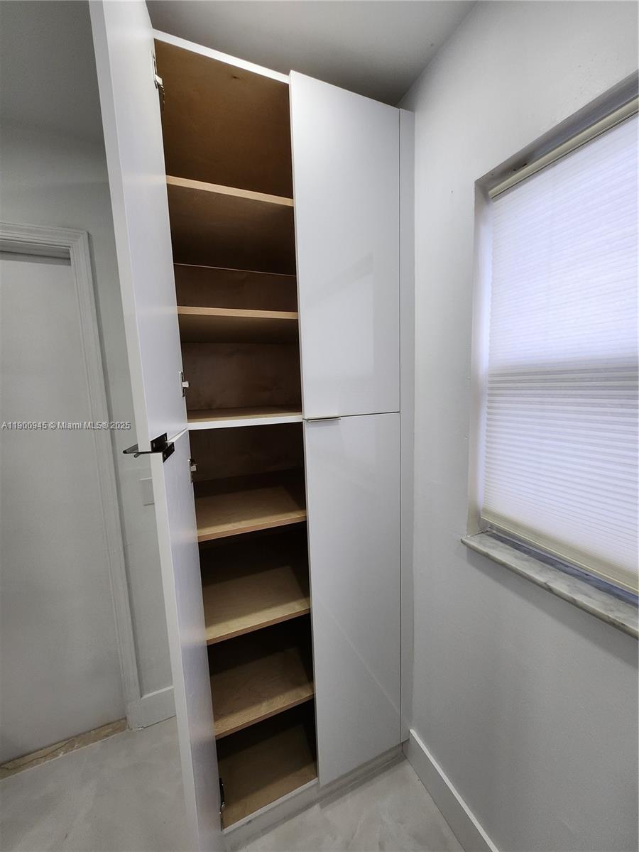 LAUDERDALE WEST 2 SEC - Residential