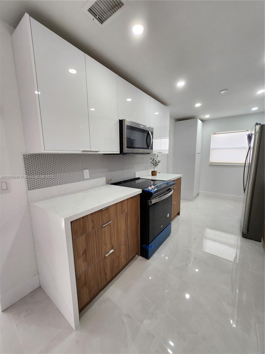 LAUDERDALE WEST 2 SEC - Residential