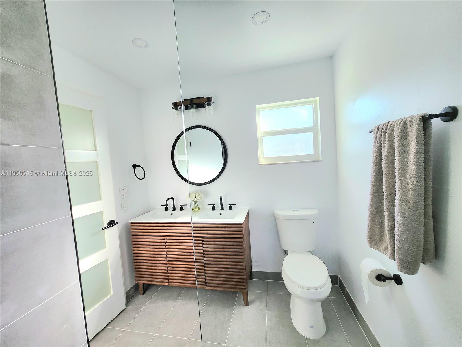 LAUDERDALE WEST 2 SEC - Residential