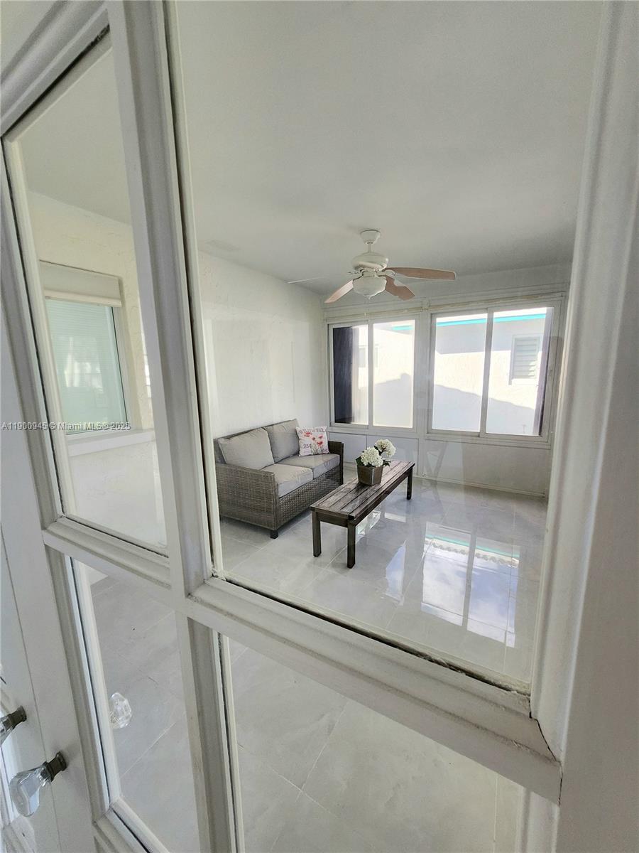 LAUDERDALE WEST 2 SEC - Residential