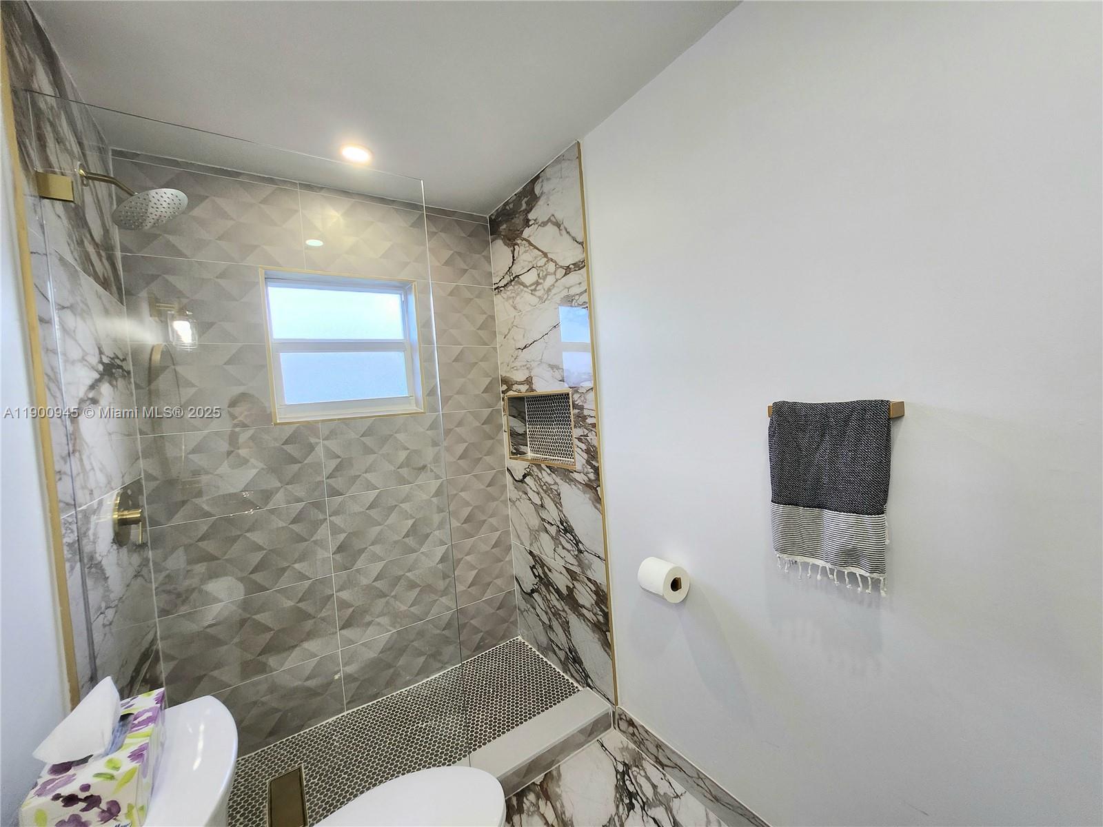 LAUDERDALE WEST 2 SEC - Residential