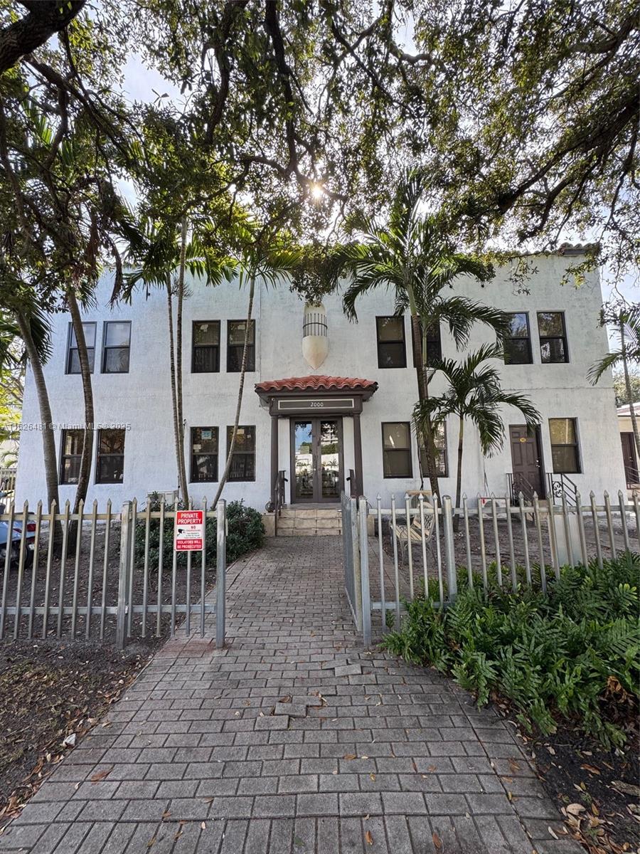Rental Property at 2000 Monroe St 8, Hollywood, Broward County, Florida - Bathrooms: 1  - $1,575 MO.