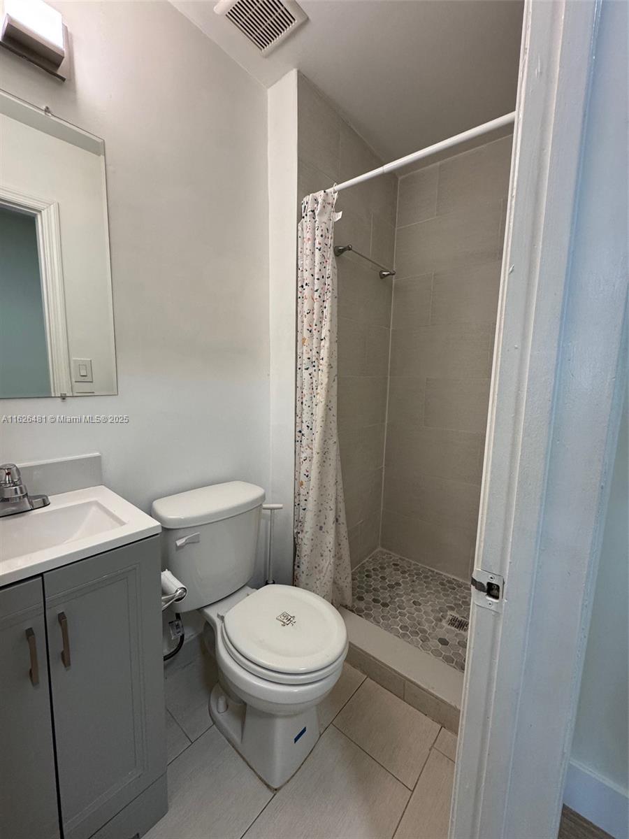 HOLLYWOOD - Residential Lease