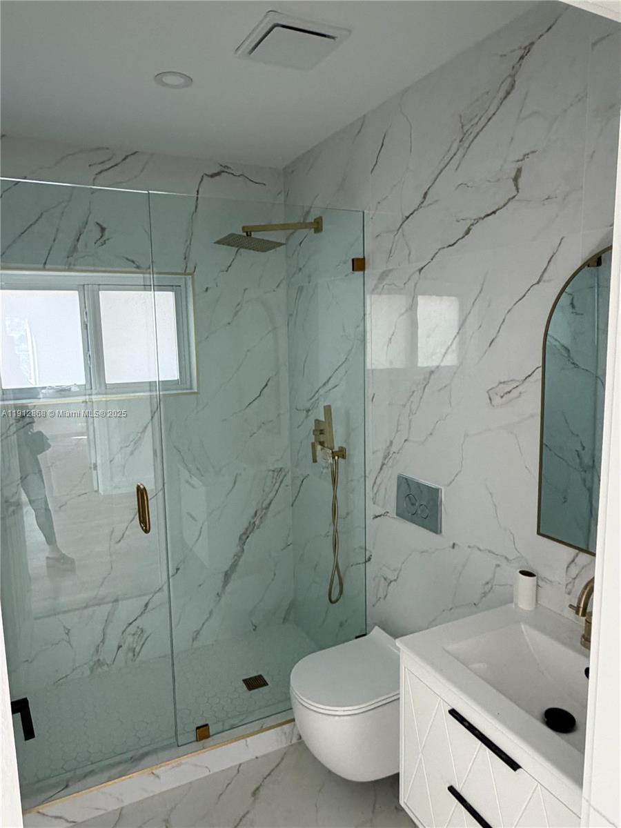 ISLE OF NORMANDY MIAMI VI - Residential Lease