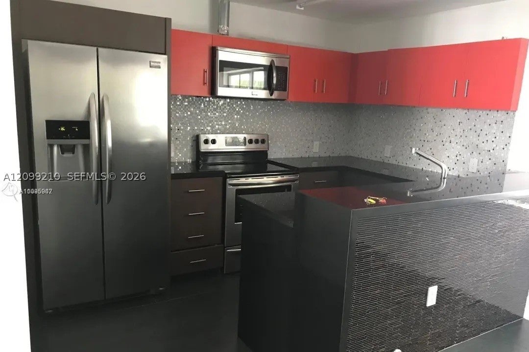 1515 Euclid Ave 102