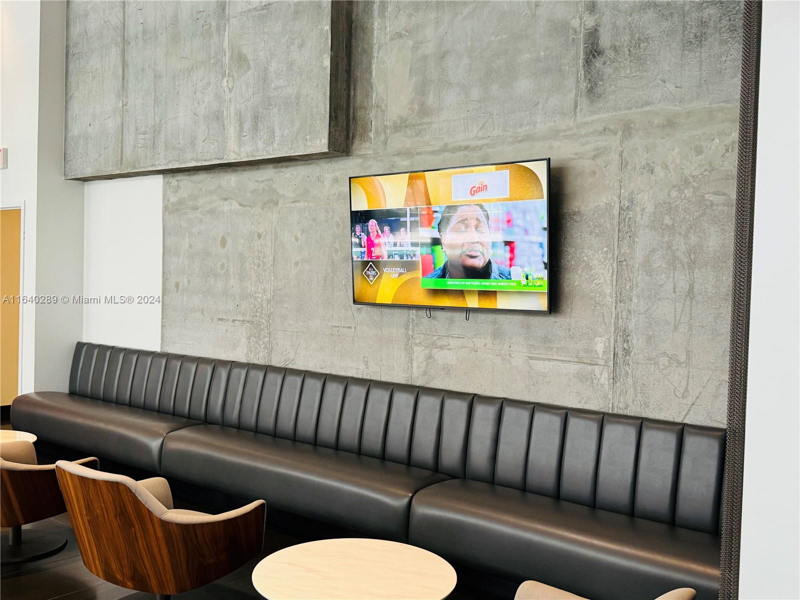 CANVAS CONDO - Residential