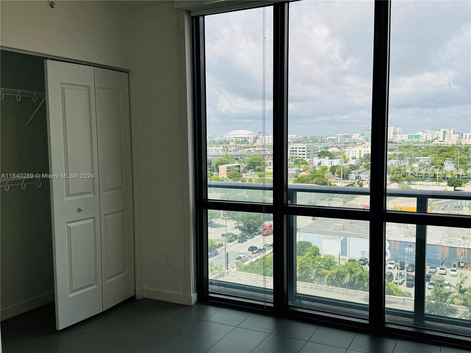 CANVAS CONDO - Residential